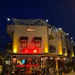 Rebetika & Bistro Hotel