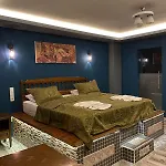 Rebetika & Bistro Hotel 3*
