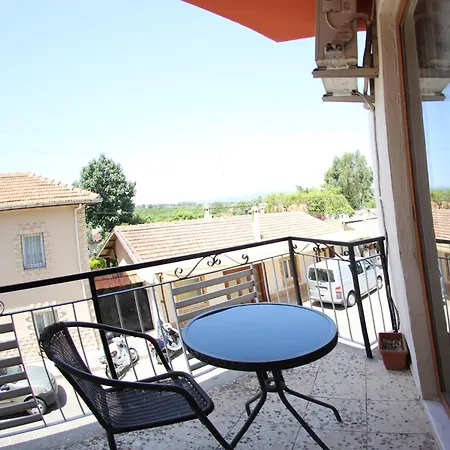 Hotel Rebetika & Bistro