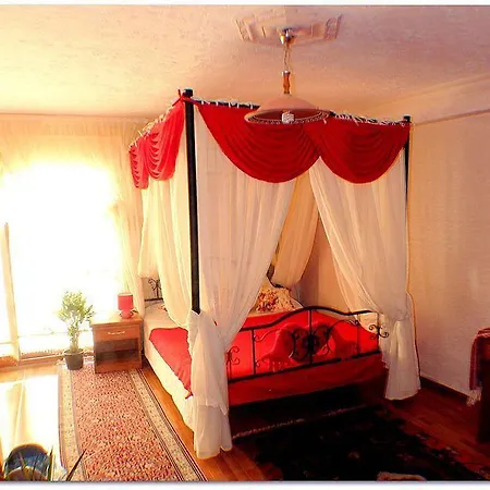 Rebetika & Bistro Otel 3*