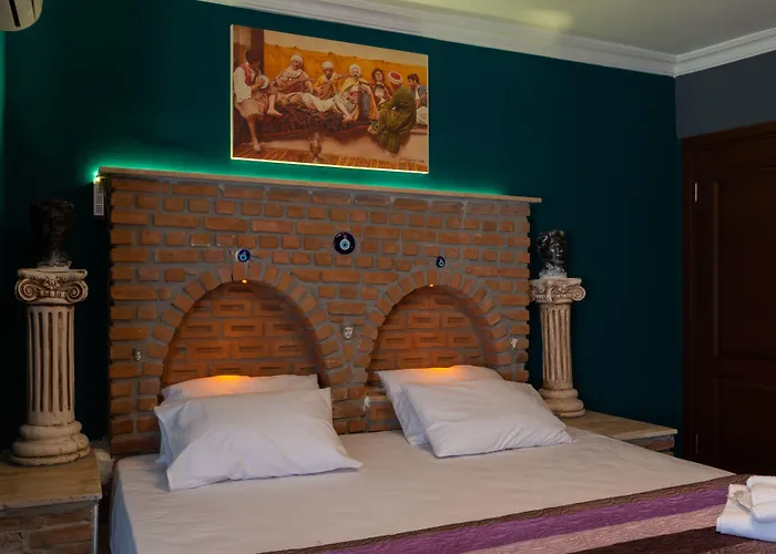 Rebetika & Bistro Hotel