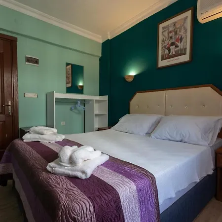 Rebetika & Bistro Hotel