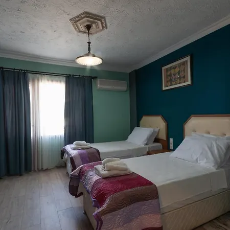 Hotel Rebetika & Bistro 3*