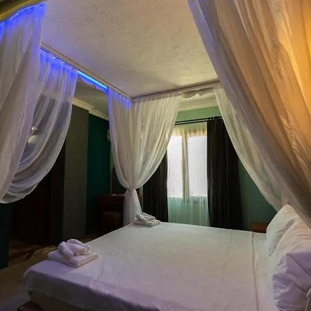 Hotel Rebetika & Bistro