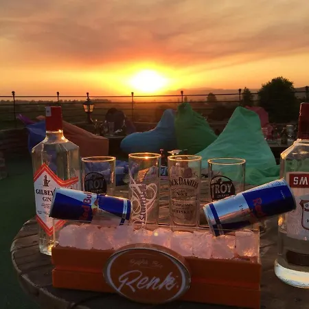 Rebetika & Bistro