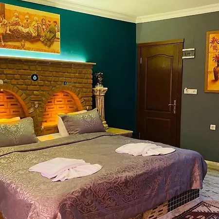 Hotel Rebetika & Bistro