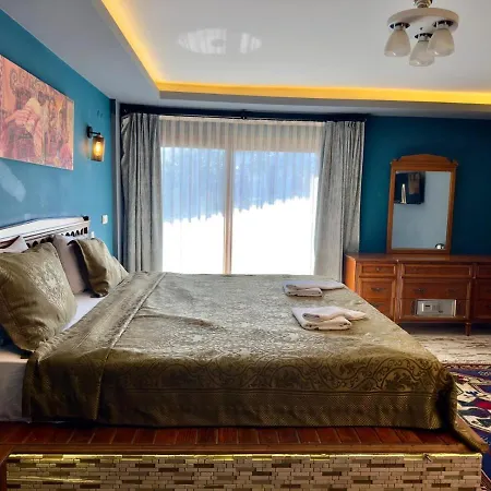 Hotel Rebetika & Bistro