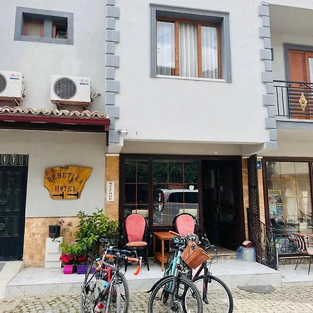 Rebetika & Bistro מלון סלצ'וק