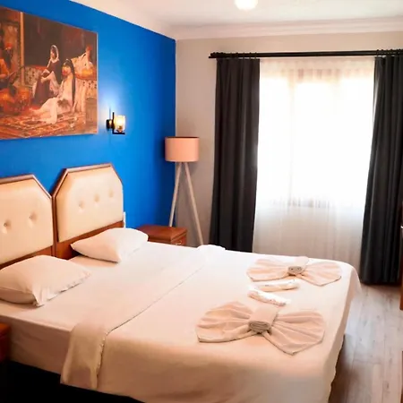 Rebetika & Bistro מלון סלצ'וק