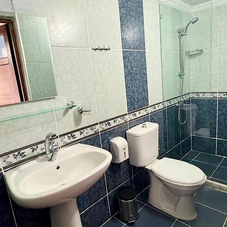 מלון Rebetika & Bistro