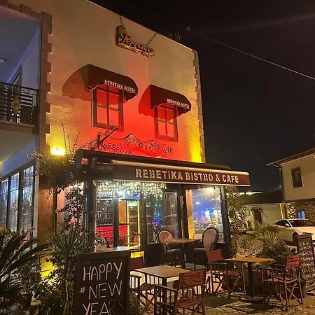 Rebetika & Bistro 3* 塞尔丘克
