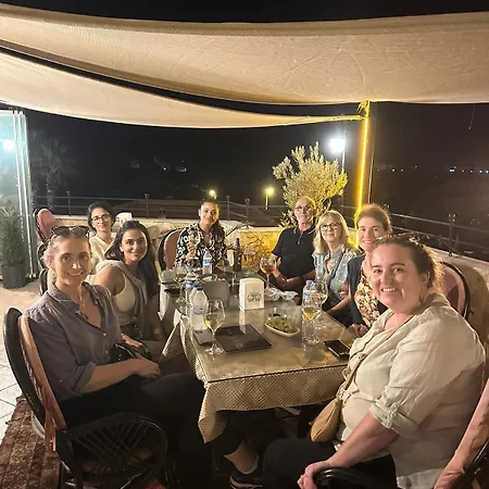 מלון Rebetika & Bistro 3*