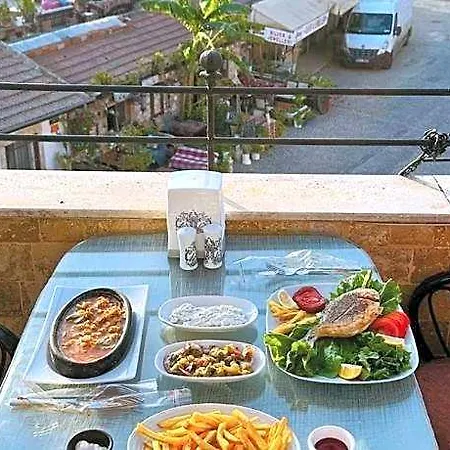 Hotel Rebetika & Bistro
