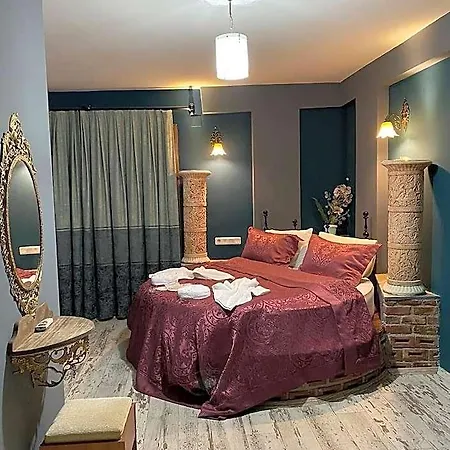 Rebetika & Bistro 酒店 塞尔丘克