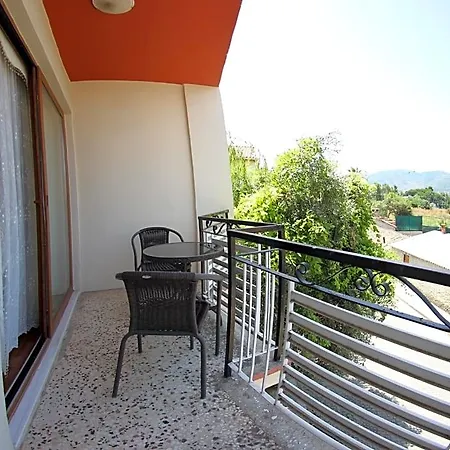 Hotel Rebetika & Bistro 3*