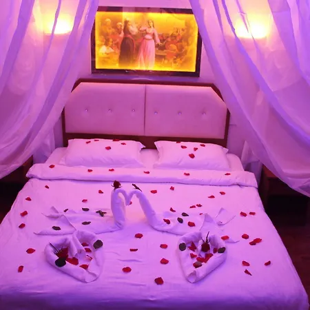 Rebetika & Bistro Hotel 3*