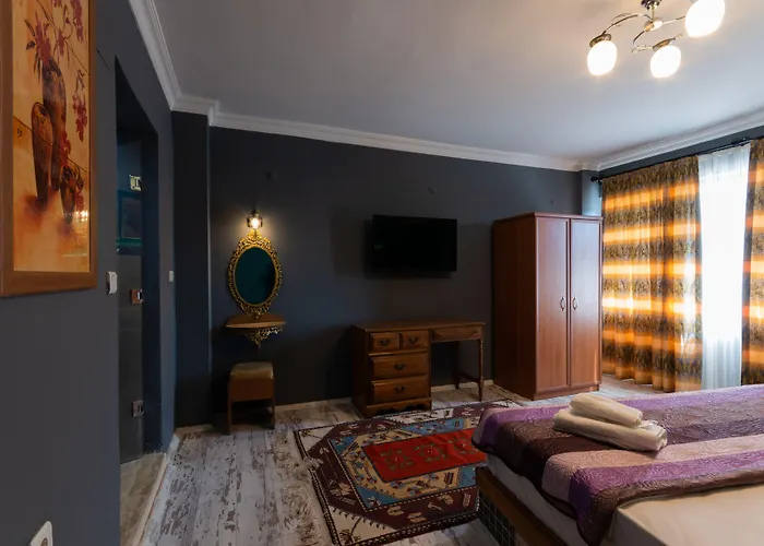 Hotel Rebetika & Bistro